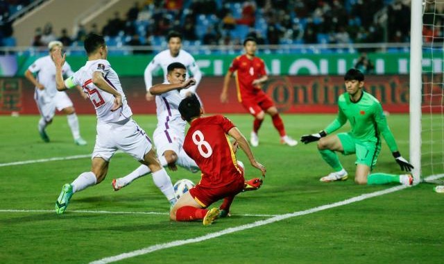 【世预赛】7分钟丢2球 国足1比3越南彻底无缘世界杯