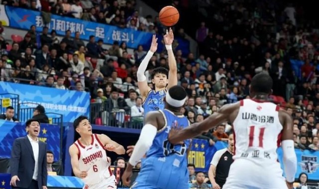 开云下载-宋翔：曾凡博对宁波时腰部被撞旧伤复发，归期未定